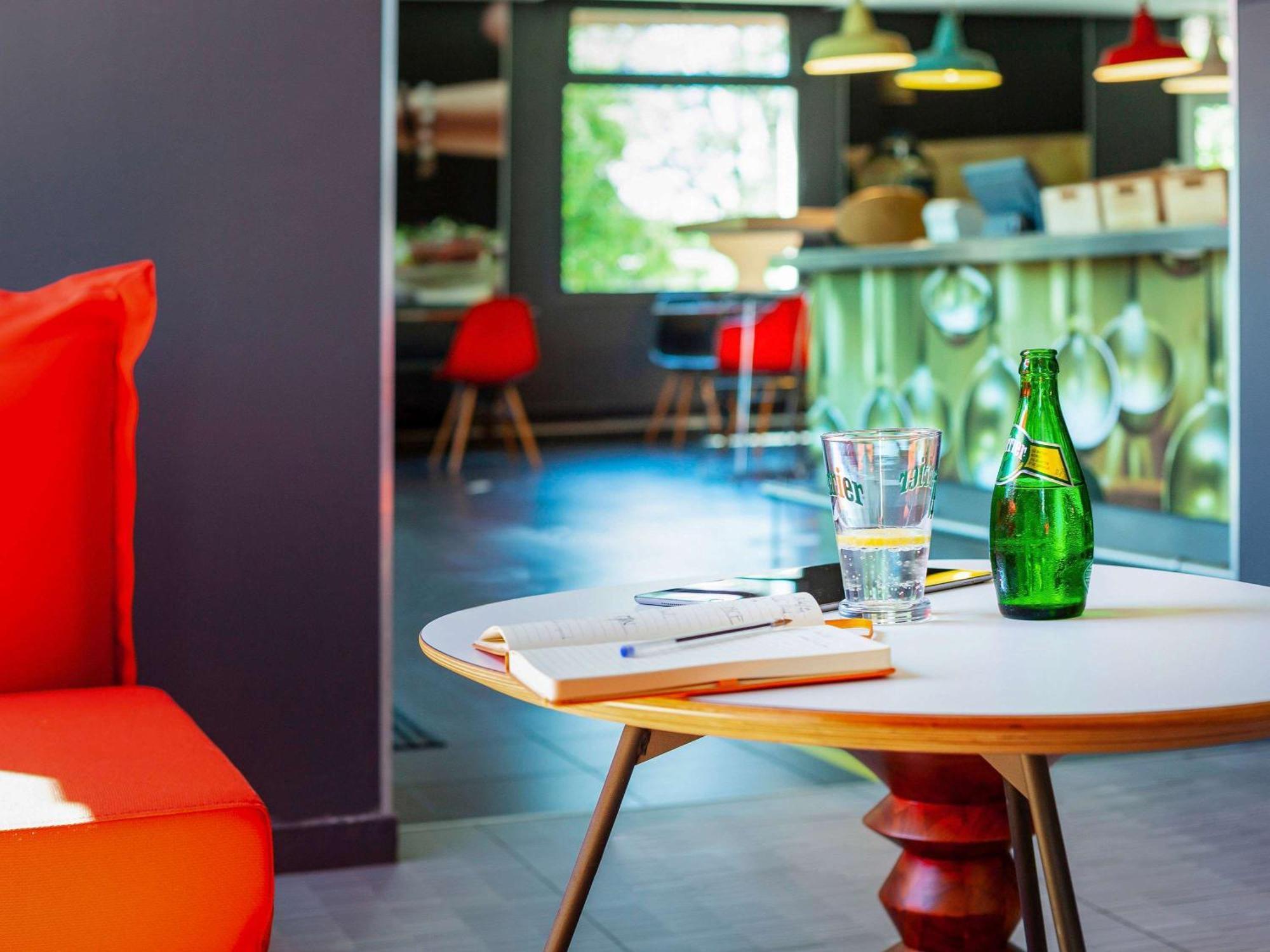 Отель Ibis Mulhouse Ile Napoleon Сошем Экстерьер фото