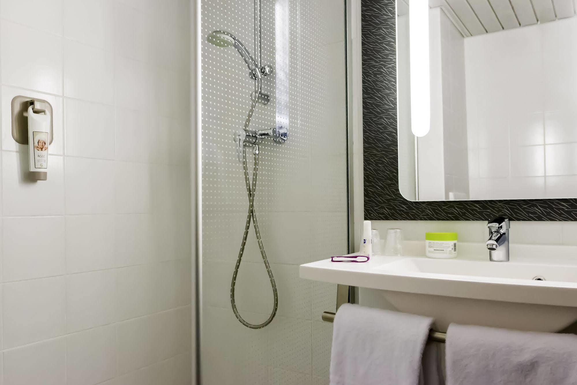 Отель Ibis Mulhouse Ile Napoleon Сошем Экстерьер фото